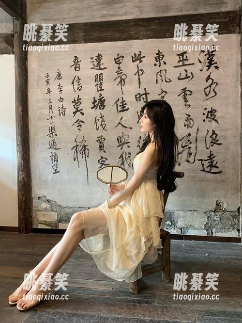 好奇心作祟，冒险点开17吃瓜网官网首页，结果我的心脏开始狂跳！