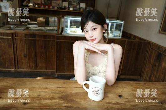 51cg4苹果版：吃个瓜，还能顺便感受被“吃”的滋味