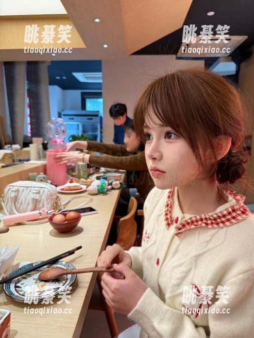 感谢“51cg.1”网站，助我在无聊时刻找到那颗小八卦的种子。