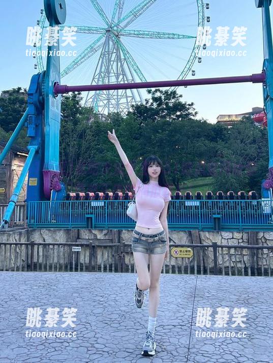 必吃大瓜学生，51吃瓜官网给你传授正确的摘瓜技巧！