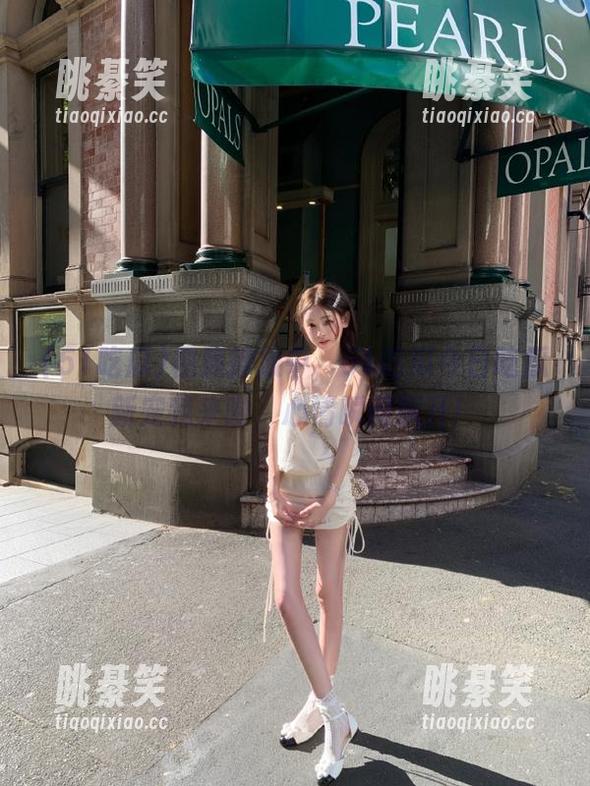 视频播放中，51吃瓜今日吃瓜新宠我来啦，心情瞬间飙升！