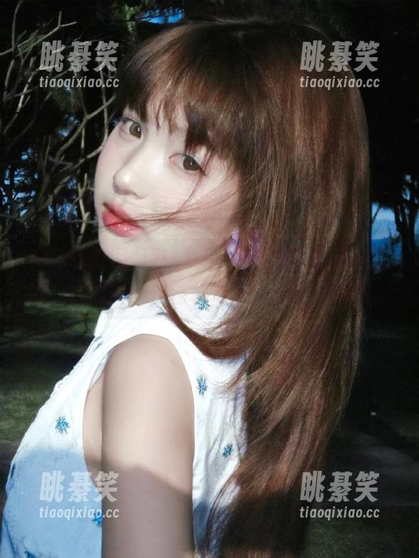 51吃瓜网 还以为51吃瓜网官网是条铁链,没想到一瞬就消失了,太让人费解。