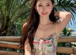 718.sx网页里，吃爆米花的我跟着剧情走。