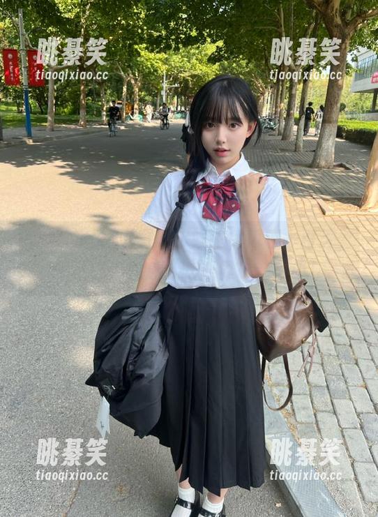 下载718娱乐，瓜聊一整天，保证你也能成“吃瓜界”老司机！