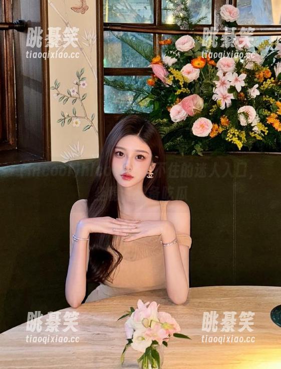 hlcool：罩不住的迷人入口，坐稳，准备吃瓜