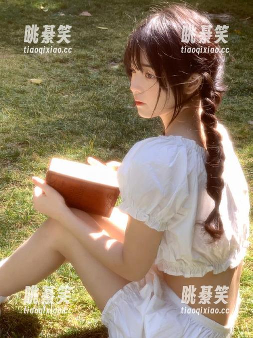 每次看“hlw”，都像是跟随一条线路，走进一场瑰丽的冒险！