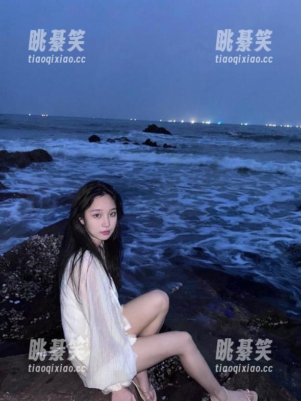 五一吃瓜 下载五一吃瓜,尽情享受黑料的劲爆时刻!