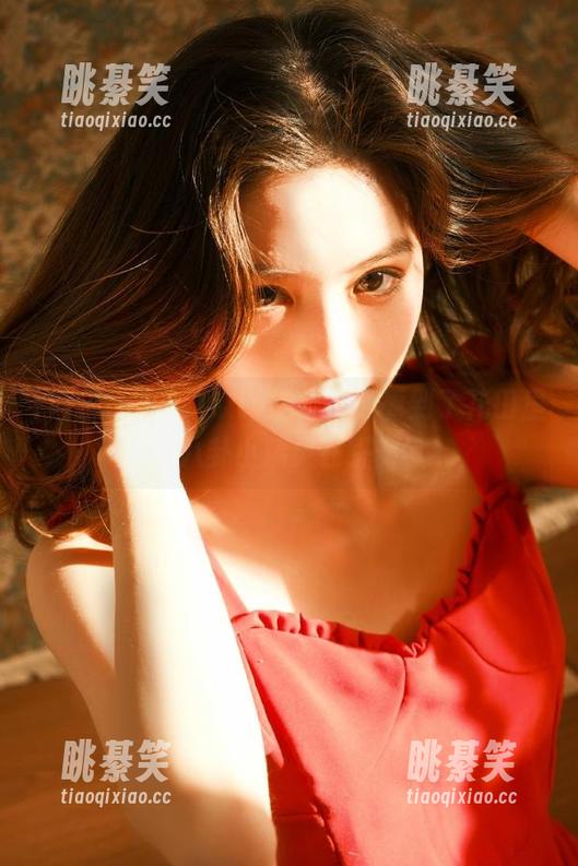 从吃瓜tv的链接，看到了花田里的八卦小精灵在跳舞？
