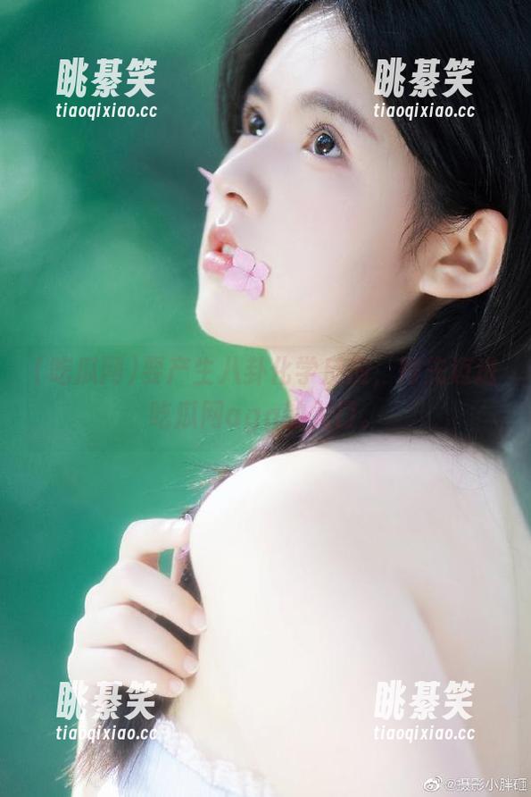 要产生八卦化学反应，得先迈进吃瓜网agg的入口。