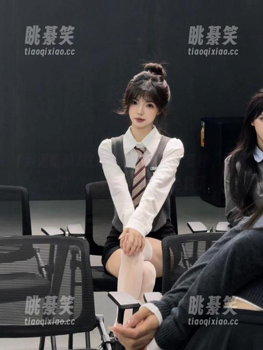 泡泡吃瓜 在泡泡吃瓜网页,有种“好戏上演”的错觉,忍不住坐稳了。
