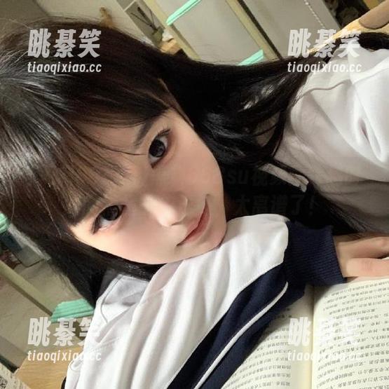 黑料668su视频：跨越时间的黑裙子传送门，太离谱了！