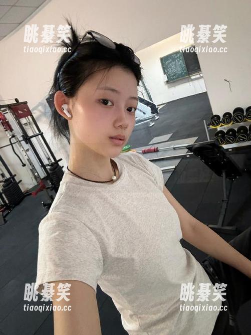 跟着黑料吃瓜网页，免费内容就是这么“形而不见”的美好！