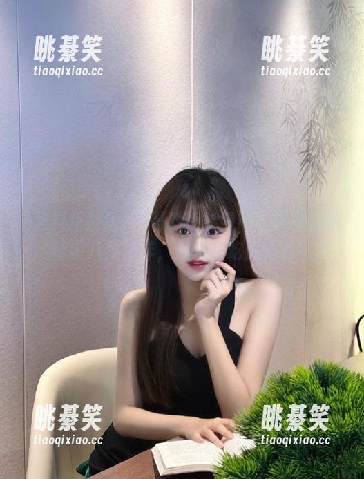 “黑料正能量hl”带你免费畅游八卦海洋，战斗在吃瓜先锋！
