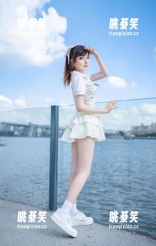 观看黑料社官网，心里无限想象，好比现实与网剧的交叉…