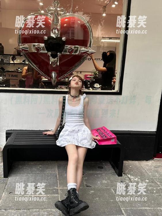 黑料网首页如同魔法不打烊，每一次刷新都是惊喜到来！